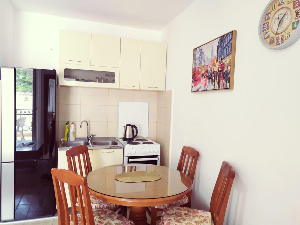Stan U Centru Sutomora Apartment Sutomore Bagian luar foto